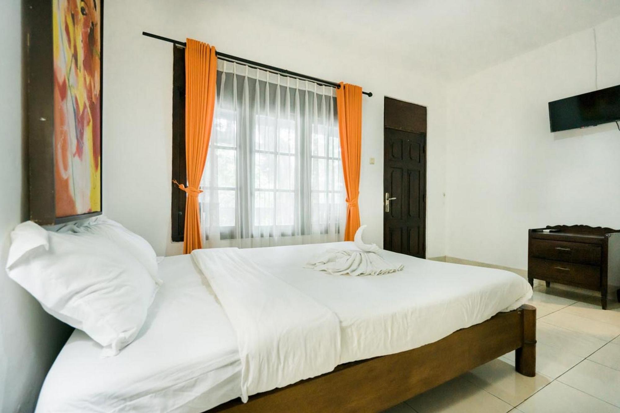 Urbanview Hotel Ananda Beach Sanur Ngoại thất bức ảnh