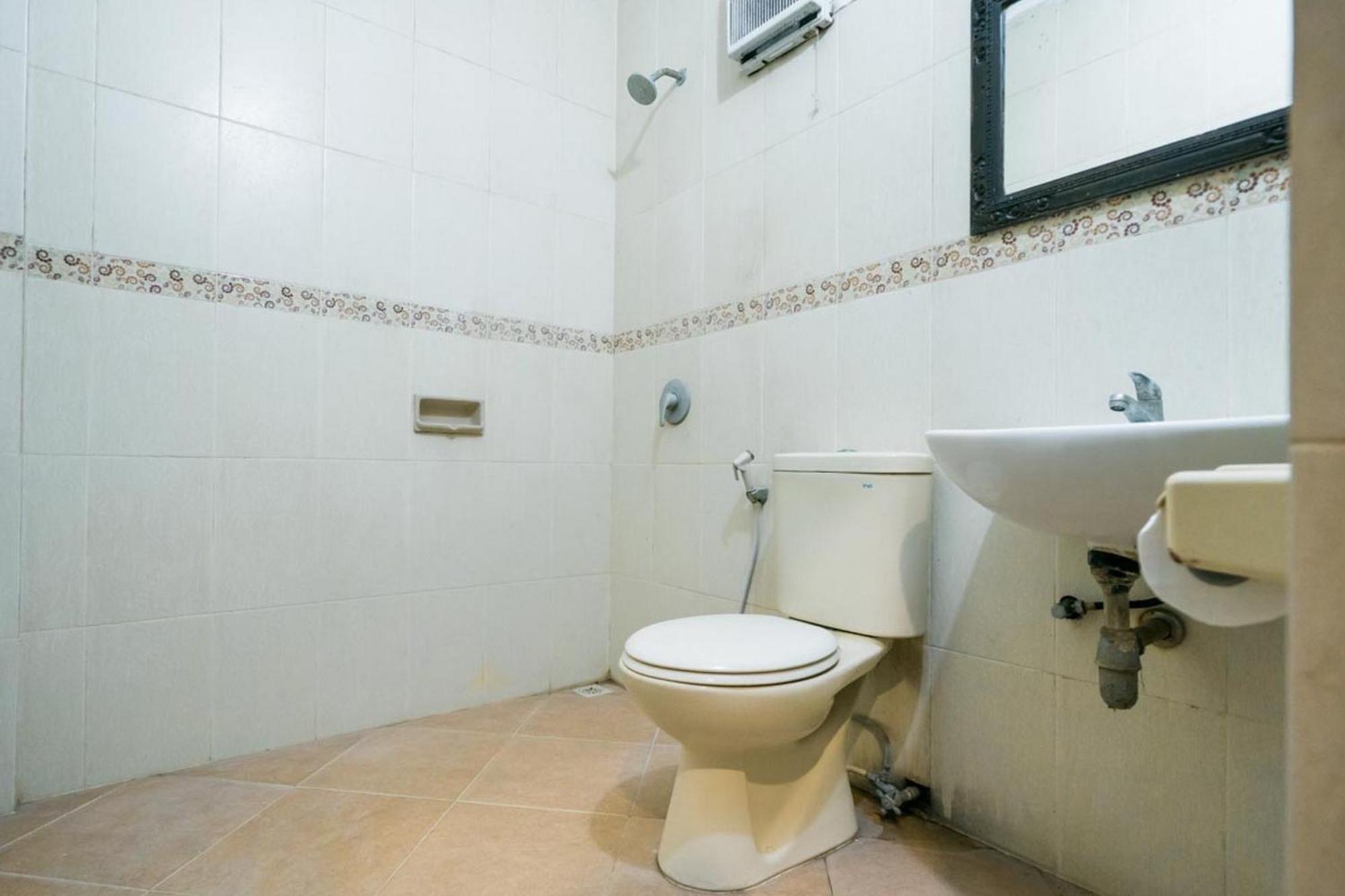 Urbanview Hotel Ananda Beach Sanur Ngoại thất bức ảnh